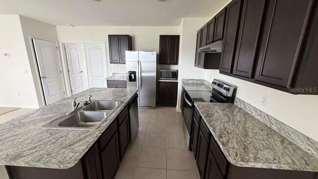 Foto del edificio - 1511 Catbriar Wy