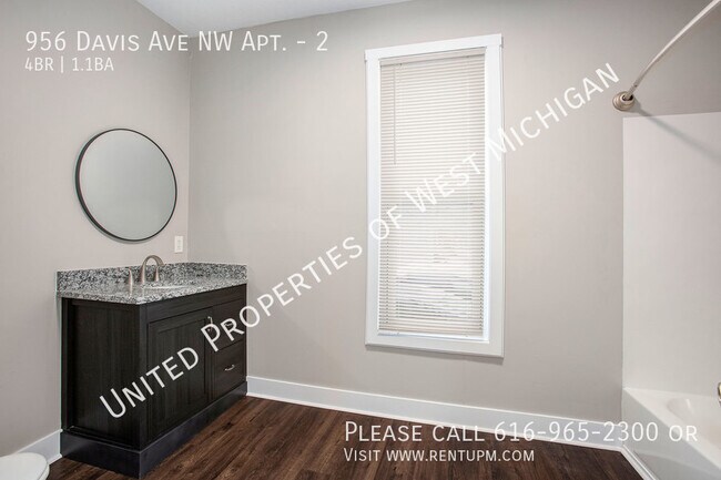 Foto del edificio - Available Now | 4 Bedroom 1.5 Bath Apartme...