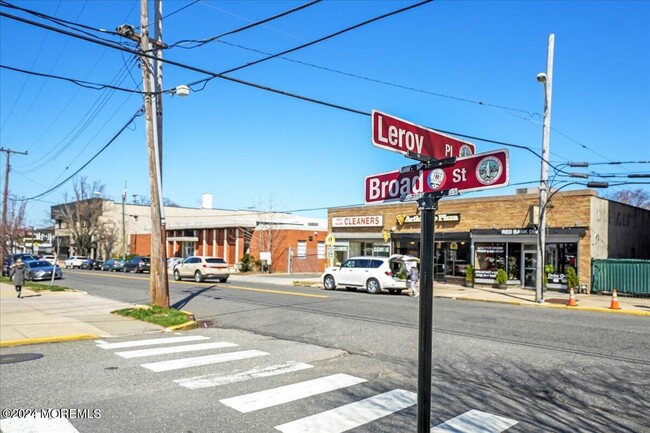 Building Photo - 17-19 Leroy Pl