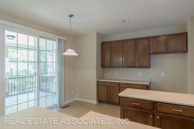 Building Photo - 6 br, 3 bath House - 115 Murray Hill Drive