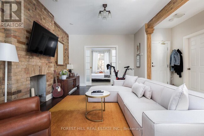 Photo du bâtiment - 105 Balmoral Ave