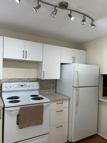 Foto principal - 8350 Sunrise Lakes Blvd