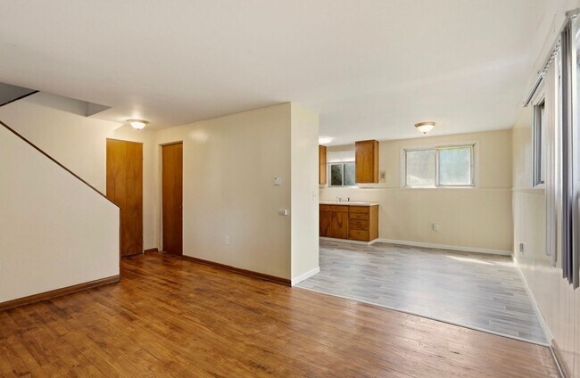 Foto del edificio - 1705-1707 Cooper Ave