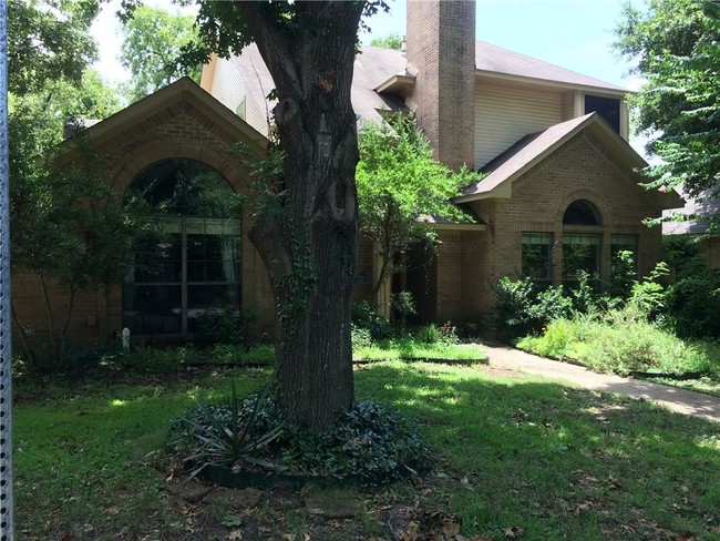 Building Photo - 1929 Highland Park Cir