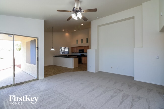 Foto del edificio - 2671 W Bartlett Way