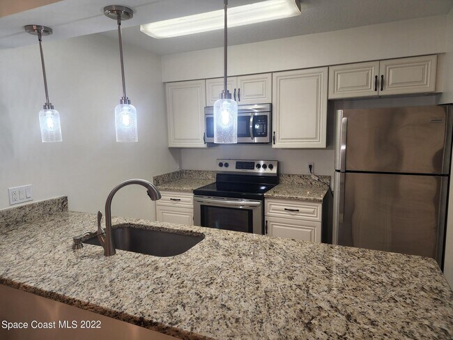 Building Photo - 8708 Jasmine Ct