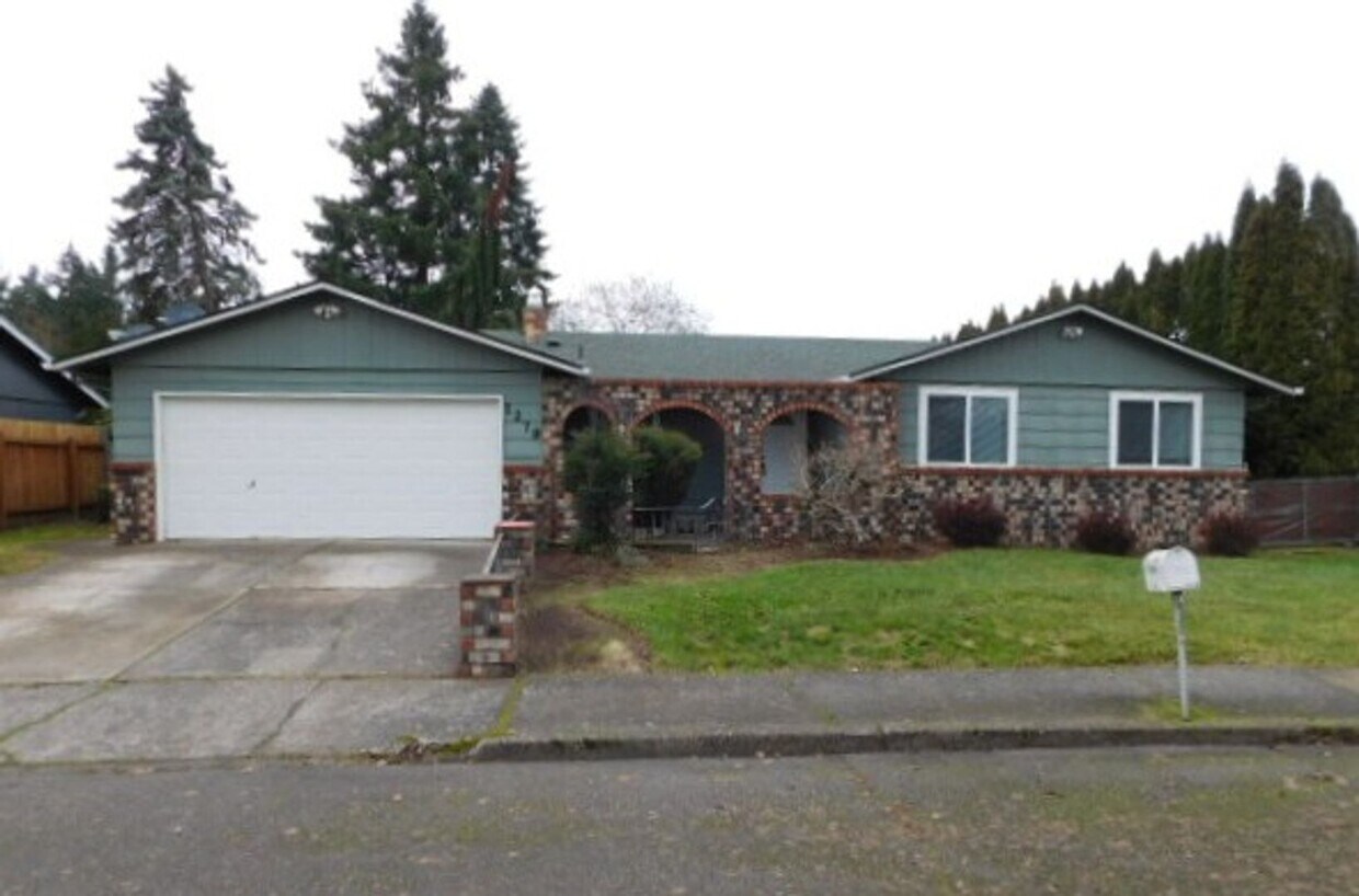 Foto principal - 3Bd/2Ba Single Story Home - Available to V...