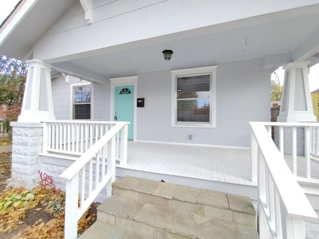 Foto del edificio - FOR LEASE | Cherry Street | 2 Bed, 1 Bath ...