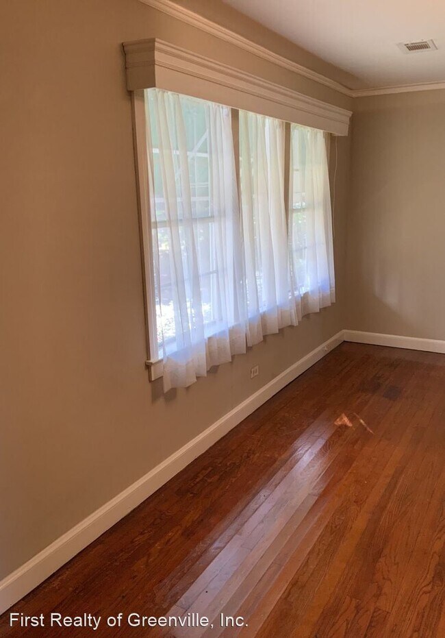 Building Photo - 3 br, 1.5 bath House - 222 Sunset Dr