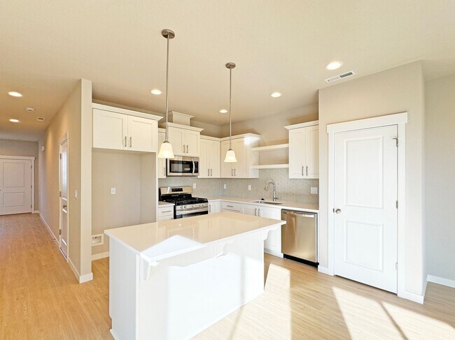 Building Photo - Beautiful Brand New Townhome in NW Corvallis
