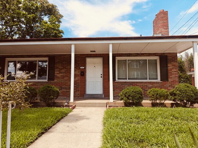 Foto del edificio - 7347 Dale Ave