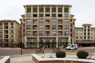 Building Photo - 1105 Town Brookhaven Apartments