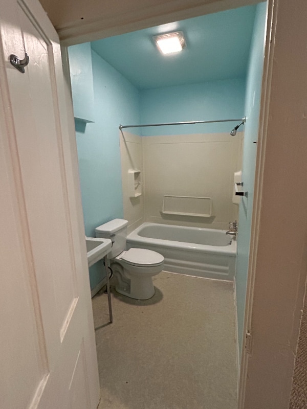 Building Photo - 125 E Main St