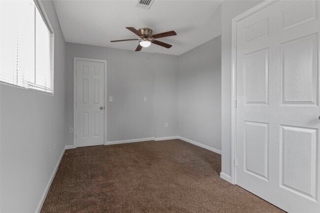 Foto del edificio - 3621 Mainer St