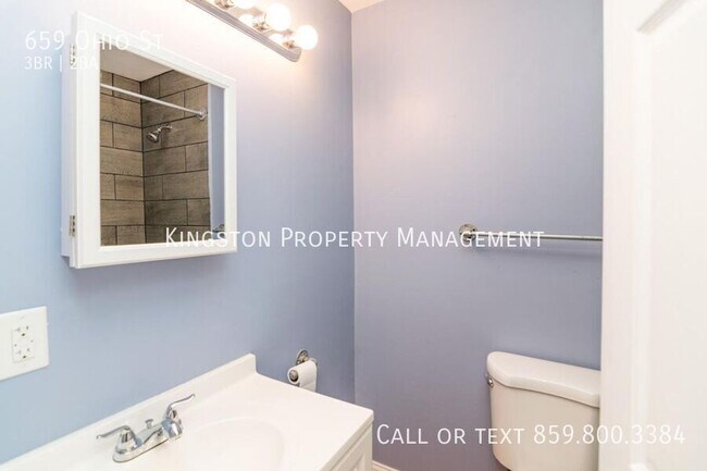 Foto del edificio - Gorgeous 3 Bedroom House!! 1/2 OFF securit...