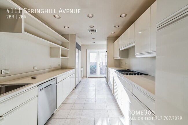 Foto del edificio - Precious 2 bed 2 bath Single-Family Home N...