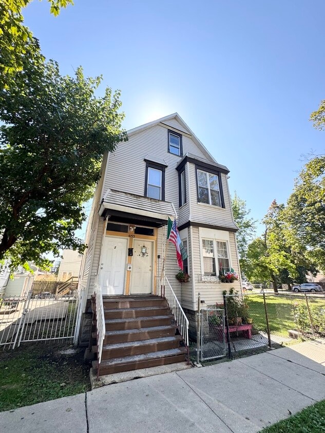 Foto principal - 4153 W Wabansia Ave
