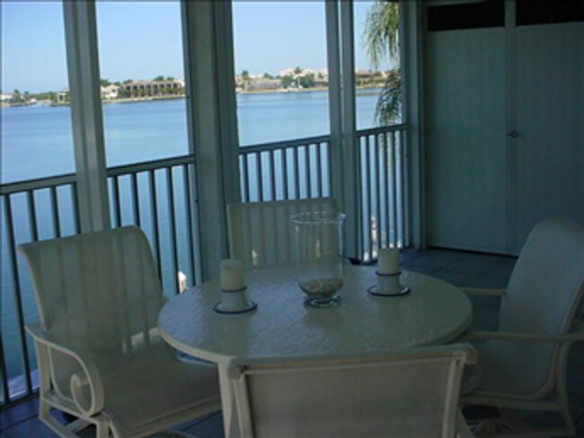 Building Photo - smoke house bay