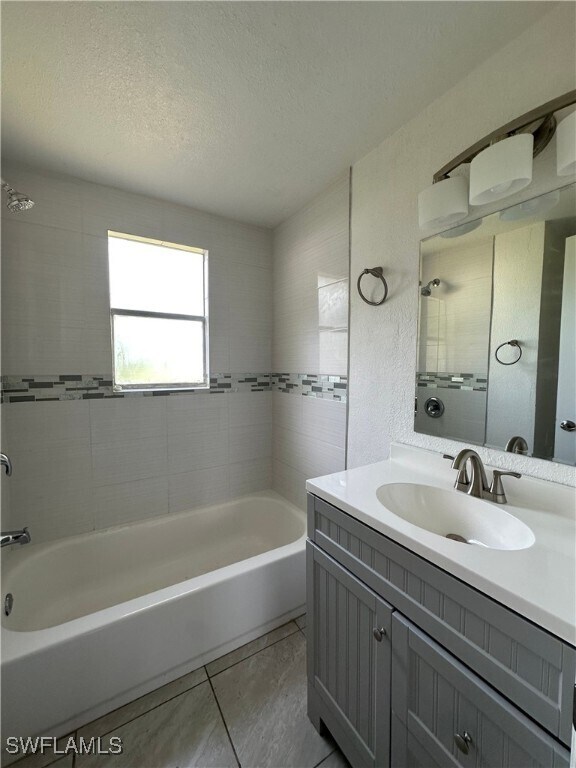 Foto principal - 1125 Gifford Ave S
