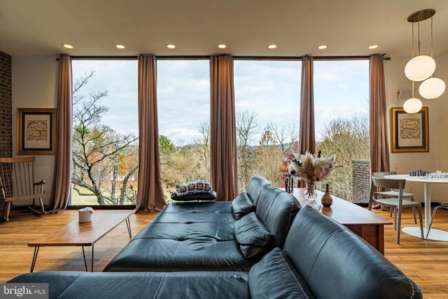 Foto del edificio - 857 Briarwood Rd