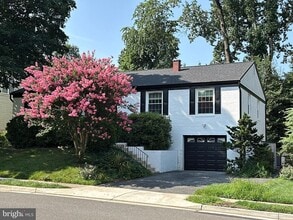 Building Photo - 3858 N Tazewell St