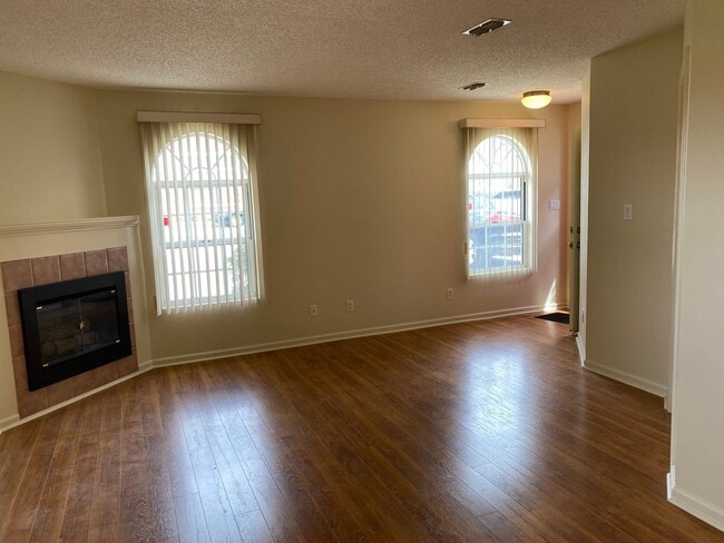 Foto del edificio - 805 W 2nd St