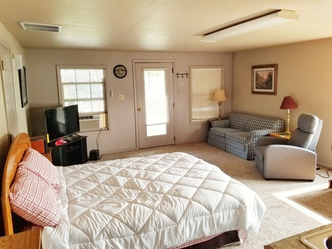 Building Photo - Studio Apartment-Furnished