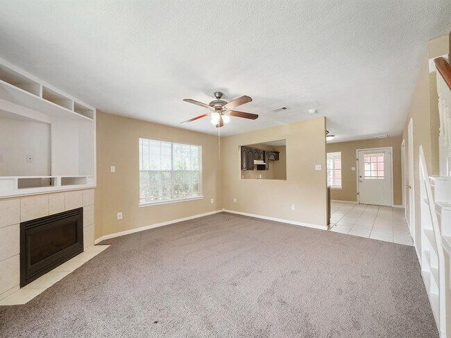 Building Photo - 24023 Strong Pine Dr