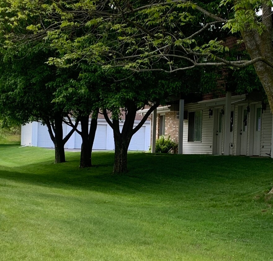 Building Photo - 1801 Wildlife Dr