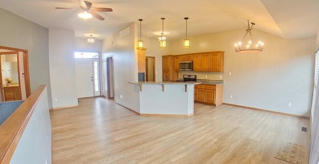 Building Photo - Fenced In Yard + Patio + Pet Friendly + St...