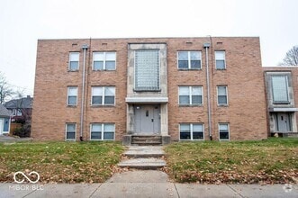 Building Photo - 140 E 19th St