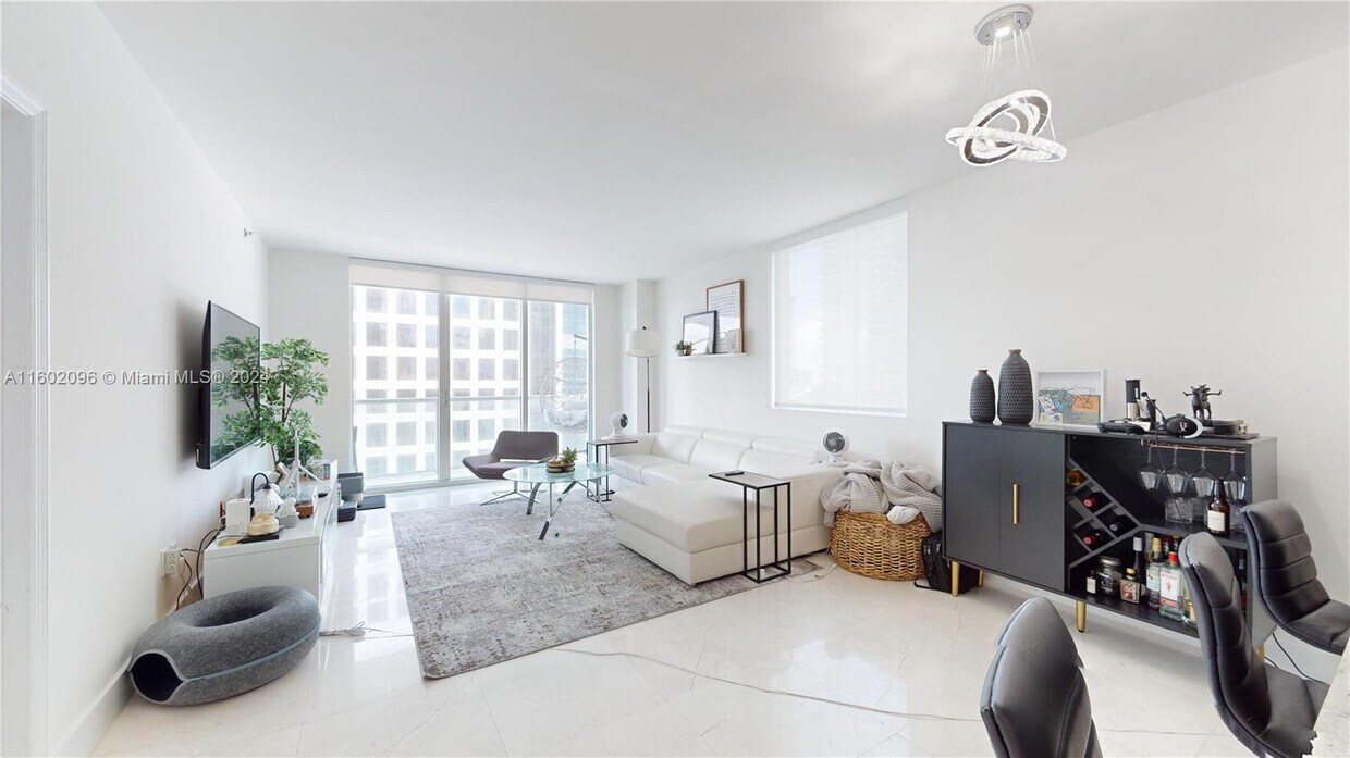 Photo - 500 Brickell Ave (Miami, FL)