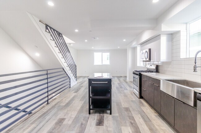 Foto del edificio - 1307 N Orange Dr