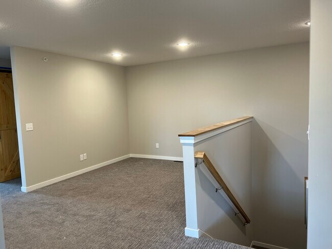 Building Photo - 5808 Overlook Lane