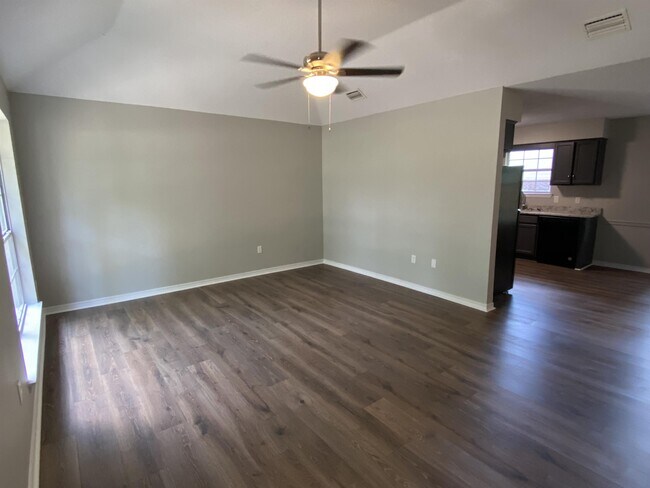 Building Photo - 6591 Lauren Dr W