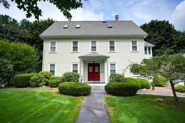 Foto del edificio - 319 Forge Village Rd
