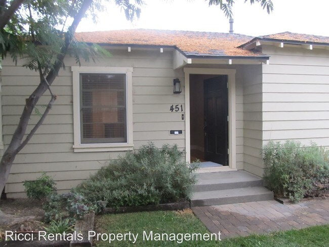 Foto del edificio - 453 1/2-453 1/2 N Olive St