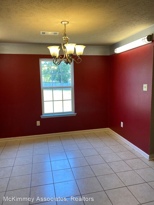 Building Photo - 3 br, 2 bath House - 15 Griffin
