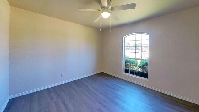 Foto del edificio - 5408 Bridle Dr