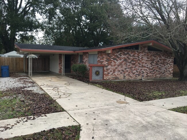 Building Photo - 203 Gerald Dr