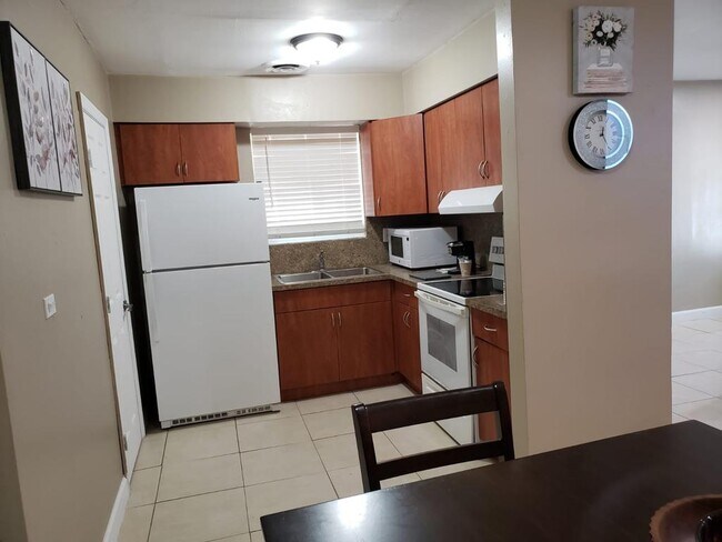 Foto del edificio - 7530 Miramar Pky