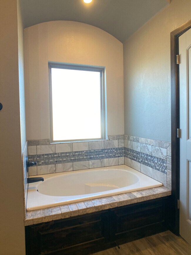 Foto del edificio - 77 NE Simmons Cir