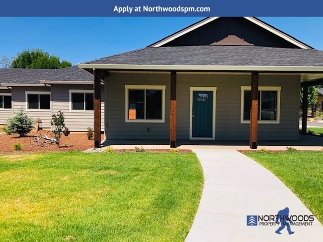 Building Photo - Newer Home Built 2020~ Walking distance to...