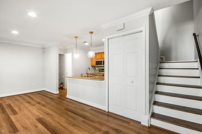 Foto del edificio - 14318 S Shore Ct