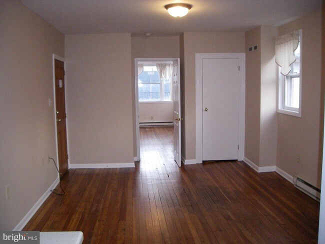 Foto del edificio - 316 W South St