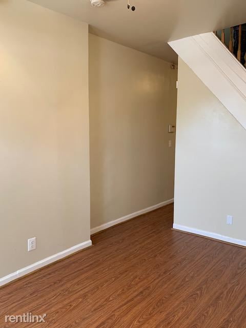 Building Photo - 3 br, 1 bath Townhome - 1727 McHenry St
