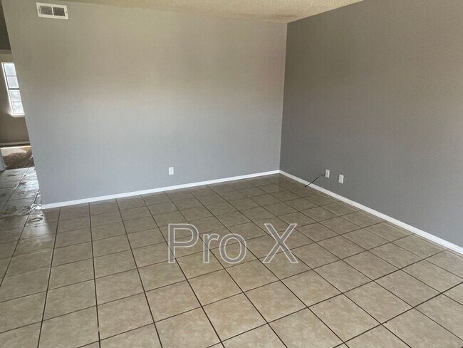 Foto del edificio - 1021 S St Louis Ave