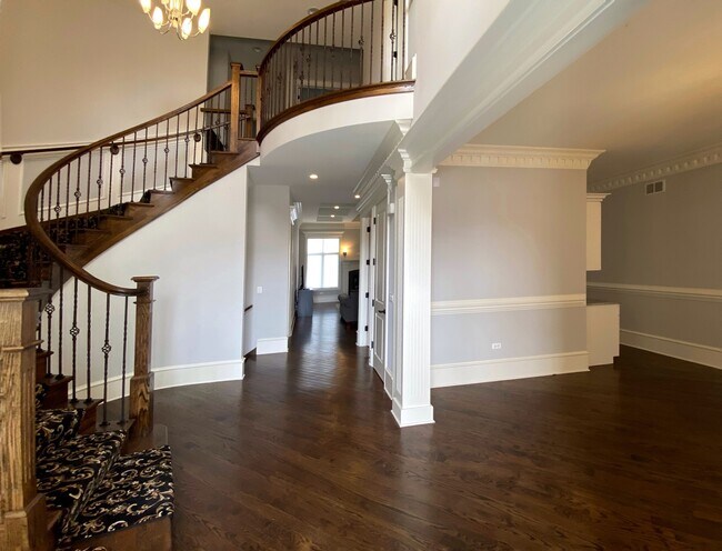 Building Photo - 3319 Club Ct