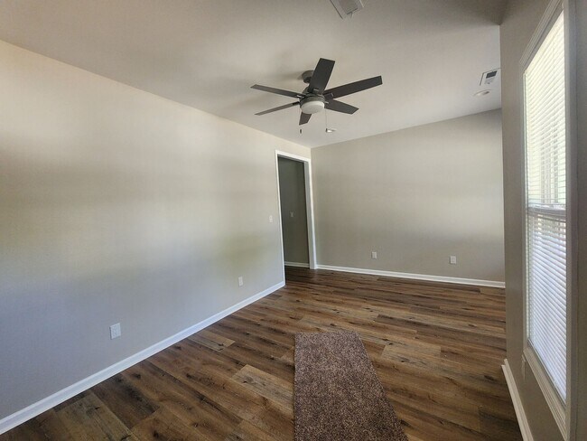 Foto del edificio - 836 E 21st St