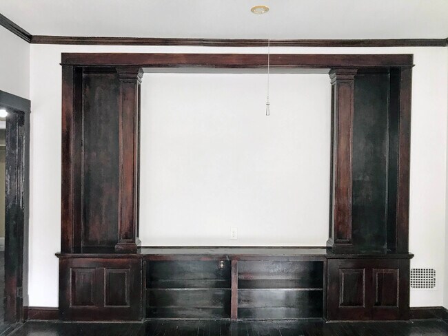 Interesante centro multimedia integrado - 4125 Juniata St